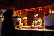 Europe, austria, austrian, wolfgangsee, austrian alps, alp, alps, st wolfgang, ferien, ferien region, christmas, christmas scene, christmas scenes, market, markets, market stall, market stalls, people, girl, girls, female, females, FF25,