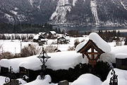Europe, austria, austrian, obertraun, gmunden, snow, snow scene, snow scenes, winter, cold, grave, graves, cemetery, cemeteries, headstone, headstones, death, graveyard, graveyards, FF25,