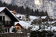 Europe, austria, austrian, obertraun, gmunden, snow, winter, snow scene, snow scenes, cold, chalet, chalets, house, houses, housing, architecture, roof, roofs, rooves, FF25,