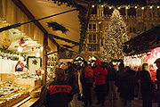 Europe, germany, german, bavaria, munich, christmas, christmas scene, christmas scenes, market, markets, market stall, market stalls, people, FF25,