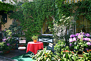 Europe, austria, austrian, wolfgangsee, austrian alps, alp, alps, st wolfgang, ferien, ferien region, street, streets, table, tables, chair, chairs, furniture, outdoor furniture.