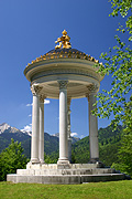 Europe, germany, bavaria, linderhof, linderhof castle, architecture, castle, castles, ludwig, king ludwig, temple, temples, venus, venus temple, statue, statues, pillar, pillars, column, columns, architecture, gold, dome, domes.