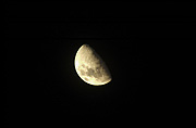 Moon, moons, the moon, circle, circles, moonrise, moonrises, sky, skies, sky scene, sky scenes, planet, planets, terrestrial planet, IS62,