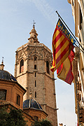 Europe, Spain, Spanish, Valencia, plaza, plazas, plaza de la virgen, virgin, virgins, cathedral, cathedrals, miguelete, cathedral miguelete, miguelete cathedral, architecture, religion, religious, religious building, religious buildings, flag, flags, spanish flag, spanish flags, tower, towers, FF25,
