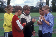 People images, Children, Puberty, Adolescents, Teenagers, Young People, smoking, smoker, smokers, nicotine, cigarette, cigarettes, health hazard, health hazards, tobacco, cancer, lung cancer, Australia, Sport pictures, Sports, balloon images, hot air balloons