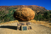 Australia, nt, northern territory, memorial, memorials, monument, monuments, tree, trees, vegetation, flying doctor, royal flying doctor, royal flying doctor service, flynn, john flynn, reverend, reverends, reverend john flynn, outback, rock, rocks, boulder, boulders, australian outback. alice springs, boulder, boulders, outback, australian outback, outback australia, Devils Marble, devils marbles.