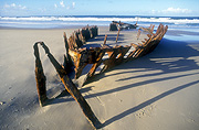 Australia, qld, queensland, beach, beaches, seashore, seashores, wreck, wrecks, shipwreck, shipwrecks, ss dicky, rust, rusts, rusted, rusting, coast, coasts, coastline, coastlines.