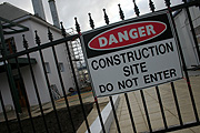 Australia, qld, queensland, gold coast, sign, signs, fence, fences, danger, danger sign, danger signs, keep out, keep out sign, keep out signs, warning, warning sign, warning signs, industry, construction, construction industry, building industry, construction site, constructions sites, building site, building sites.