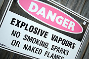 Australia, qld, queensland, gold coast, sign, signs, danger, danger sign, danger signs, warning, warning sign, warning signs, industry, construction, construction industry, building industry, construction site, constructions sites, building site, building sites, house, houses, housing.