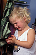 People, child, children, female, females, girl, girls, cry, cries, crying, child crying, children crying, emotion, emotional, child showing emotion, children showing emotion, Australia, Sport pictures, Sports, balloon images, hot air balloons