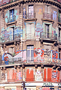 Graffiti, grafitti, deface, defaced, defacing, vandalism, vandalise, vandalisation, wall, walls, paris, france, AB67,