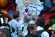 Australia, New South Wales, sydney, parade, parades, mardi gras, gay mardi gras, entertainment, festival, festivals, lesbian, lesbians, homosexual, homosexuals, gay, gays, gay and lesbian mardi gras, sign, signs, obese, obesity, interview, interviews, interviewing, microphone, microphones, television, jewellery, necklace, necklaces.