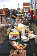Australia, tas, tassie, tasmania, people, market, markets, market stall, market stalls, stall, stalls, recycle, recycles, recycling, table, tables, plate, plats, woman, women, shopper, shoppers, shell, shells.