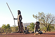 Australia, wa, western australia, wyndham, statue, statues, aboriginal, aboriginals, aborigine, aborigines, indigenous, indigenous people, family, families, sculpture, sculptures.