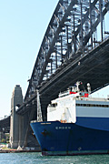 Australia, New South Wales, sydney, transport, ship, ships, shipping, freighter, freighters, harbour, harbours, sydney harbour, bridge, bridges, harbour bridge, sydney harbour bridge, car, cars, vehicle, vehicles, DFF, DFFTRANSP.