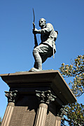 Australia, New South Wales, sydney, anzac, anzacs, statue, statues, pillar, pillars, column, collumns, gun, guns, weapon, weapons, uniform, uniforms, park, parks.