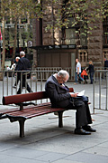 Australia, New South Wales, sydney, anzac, anzacs, anzac day, anzac days, man, men, male, males, sleep, sleeps, sleeping, asleep, old man, old men, elderly man, elderly men, aged, martin place, bench, benches.