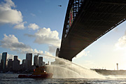 Australia, New South Wales, sydney, transport, transportation, vehicle, vehicles, tug, tugs, tug boat, tug boats, tugboat, tugboats, boat, boats, boating, bridge, bridges, sydney harbour bridge, karoo.