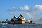 Australia, New South Wales, sydney, transport, transportation, vehicle, vehicles, tug, tugs, tug boat, tug boats, tugboat, tugboats, boat, boats, boating, opera, opera house, sydney opera house, karoo.