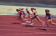 Australia, New South Wales, sydney, Sport pictures, Sports, track, track and field, run, runs, running, race, races, racing, runner, runners, athlete, athletes, athletics, teenager, teenagers, girl, girls, female, females, teenage girl, teenage girls, track, tracks, adolescent, adolescents.