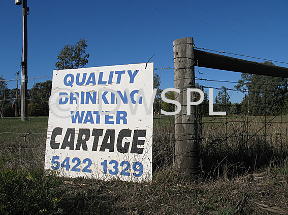 stock photo image: Australia, vic, victoria, kyneton, water, sign, signs.