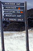 Sign, signs, snowy mountains, alp, alps, perisher, perisher valley, sky, skier, skiers, snow, snow scene, snow scenes, DB,