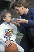 People, parent, parents, parenthood, mother, mothers, daughter, daughters, child, children, girl, girls, woman, women, family, families, female, females, asthma, asthmatic, asthmatics, health, medical, medicine, medicines, Australia, Sport pictures, Sports, balloon images, hot air balloons