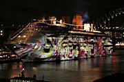 Australia, nsw, sydney, celebration, renzo piano, celebrations, entertainment, circular quay, transport, transportation, vehicle, vehicles, ship, superliner, superliners, liner, liners, ships, shipping, cruise ship, cruise ships, liner, liners, cruise liner, cruise, cruises, cruising, cruise liners, fireworks, harbour, sydney harbour, pacific dawn.
