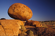Australia, NT, Northern Territory, wauchope, stuart, stuart highway, Devils Marbles, Devils Marbles Conservation Reserve, boulder, boulders, rock, rocks, granite, granite boulder, granite boulders, devil's marbles.