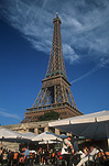 France, Europe, French, Architecture, French architecture, Building, Buildings, Paris, Eiffel, Eiffel Tower, Tower, Towers, Alexandre Eiffel, Alexandre Gustave Eiffel, Alexandre-Gustave Eiffel, Iron, Metal, Metal structure, Metal structures, café, cafes, sky, skies, blue sky, blue skies, umbrella, umbrellas, FF25,
