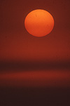 Sun, the sun, sunrise, sunrises, sunset, sunsets, sunrises and sunsets, circle, circles, sky, skies, sky scene, sky scenes.
