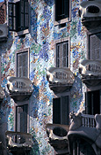 Europe, europe, spain, spanish, barcelona, casa mila, mila house, la pedrera, antoni gaudi, gaudi, passeig de gracia, architecture, apartment, apartments, flat, flats, balcony, balconies, shutter, shutters, window, windows, window shutter, window shutters, FF25,