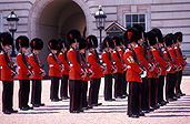 Europe, Western Europe, UK, Britain, British Isles, England, United Kingdom, Great Britain, London, palace, palaces, buckingham palace, buckingham, architecture, english, people, guard, guards, uniform, uniforms, hat, hats, soldier, soldiers, queens guards, parade, parades, FF25,