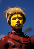 Png, papua new guinea, new guinea, mount hagen, mt hagen, western highlands, western highlands province, man, men, male, males, ceremony, ceremonies, jewellery, necklace, necklaces, face painting, hat, hats, portrait, portraits, people.