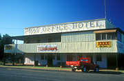 Australia, qld, queensland, chillagoe, hotel, hotels, pub, pubs, post office hotel, parked car, parked cars, ute, utes, vehicle, vehicles, parked vehicle, parked vehicles.