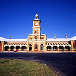 Australia, new South Wales, nsw, albury, station, stations, railway, railway station, railway stations, architecture, arch, arches, archway, archways, clock, clocks, chimney, chimneys, road, roads, sealed, sealed road, sealed roads.