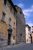 Italy, Tuscany, Fistbia, street, streets, road, roads, sealed, sealed road, sealed roads, architecture, italian, house, houses, housing.