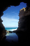 Australia, vic, victoria, National Park, National Parks, port campbell, port campbell national park, australia's national parks, limestone, limestone cliff, limestone cliffs, coast, coastal, coastline, coastlines, grotto, the grotto, cave, caves, caving.