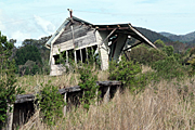 Australia, New South Wales, molog, history, transport, transportation, vehicle, vehicles, train, trains, railway, railways, abandoned, railway station, railway stations, station, stations.