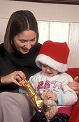 Christmas, christmas scene, christmas scenes, baby, babies, hat, hats, toddler, toddlers, child, children, people, cracker, crackers, christmas cracker, christmas crackers, bonbon, bonbons, parent, parents, parenting, parenthood, mother, mothers, family, families, Australia, Sport pictures, Sports, balloon images, hot air balloons