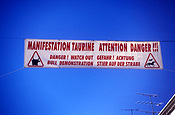 Sign, signs, bull, bulls, danger, dangers, dangerous, danger sign, danger signs, warning, warning sign, warning signs, mortes, france, aiges.