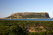 Australia, Tasmania, Tassie, Tas, Stanley, The Nut, Rock, Rocks, beach, beaches, coast, coasts, coastal, coastline, coastlines, Tasmanian beach, Tasmanian Beaches, volcanic, volcanic plug, volcanic plugs, headland, headlands, circular head, bass strait, sea, seas, ocean, oceans, water, bass, bass strait.