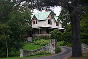 Australia, tas, tassie, tasmania, strahan, architecture, house, houses, housing, manor, manors, franklin, franklin manor, driveway, driveways, roof, roofs, rooves.