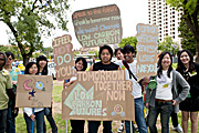 Australia, pollution, pollute, pollutes, polluting, fossil fuel, fossil fuel, environmental, environmental damage, adelaide, sa, south australia, walk against warming, global warming, protest, protests, protesting, people, protester, protesters, sign, signs, vote, votes, voting, election, elections, crowd, crowds.