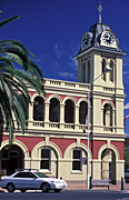 Australia, New South Wales, forbes, architecture, post office, post offices, communications, car, cars, clock, clocks, arch, arches, archway, archways, tree, trees, palm, palms, palm tree, palm trees.