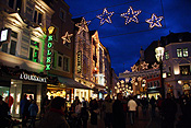 Europe, Germany, Bonn, Altstadt, Altstadt market, Altstadt markets, market, markets, sternstrasse, shop, shops, star, stars, christmas, christmas scene, christmas scenes, people, FF25,