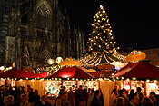 Europe, Germany, Cologne, Cologne cathedral, Architecture, gothic, stall, stalls, market stall, market stalls, Altstadt, Altstadt market, Altstadt markets, christmas, christmas scene, christmas scenes, tree, trees, christmas tree, christmas trees, FF25,
