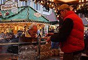 Europe, Germany, Frankfurt, stall, stalls, market stall, market stalls, Altstadt, Altstadt market, Altstadt markets, christmas, christmas scene, christmas scenes, FF25,