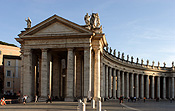 Europe, Italy, Italian, Rome, Vatican, Vatican City, St Peters, St Peters Square, Architecture, column, columns, pillar, pillars, statue, statues, FF25,