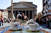 Europe, Italy, Italian, Rome, architecture, pantheon, café, cafes, cup, cups, cup of coffee, coffee, table, tables, cappucino, cappucinos, beverage, beverages, serviette, serviettes, napkin, napkins, crockery, FF25,